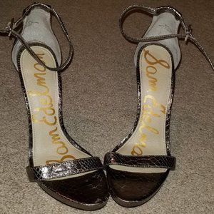 Sam Edelman Silver Crackle Patterned Heels